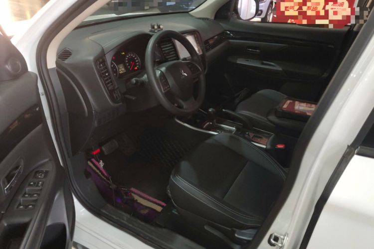 Used Mitsubishi Outlander 2021 Revised Version 2.0L Two-Wheel Drive Comfort Edition 5 Seats
