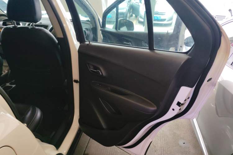 Used Chevrolet Trax 2016 1.4T Automatic Two-Wheel Drive Comfort Version with Sunroof
