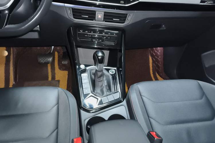 Used Volkswagen Tayron 2022 280TSI Two-Wheel Drive Luxury Smart Connectivity Version
