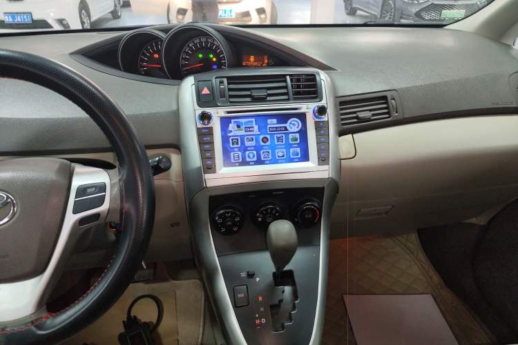 Used Toyota Verso 2015 180E CVT Crossover Edition
