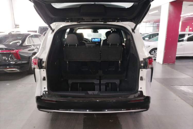 Used Toyota Sienna 2021 2.5L Hybrid Premium Edition