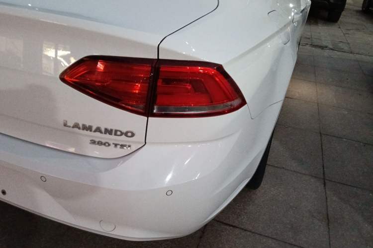 Used Volkswagen Lamando 2018 280TSI DSG Comfort Edition
