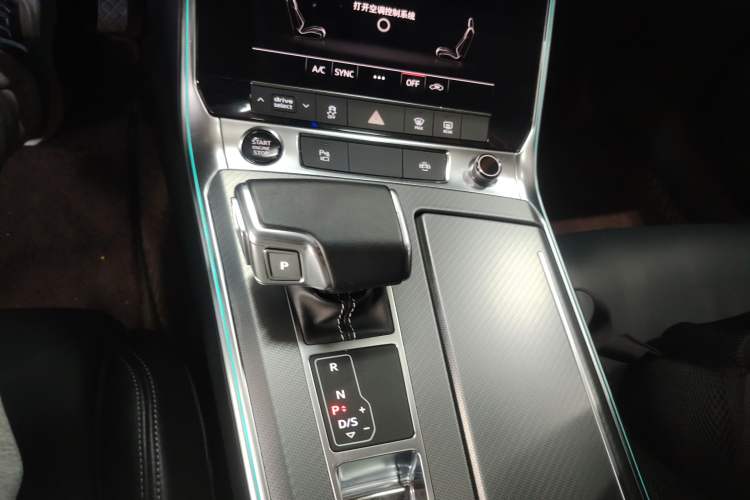 Used Audi A7L 2024 45TFSI S-line Dream-Building Edition Flow Crystal Package
