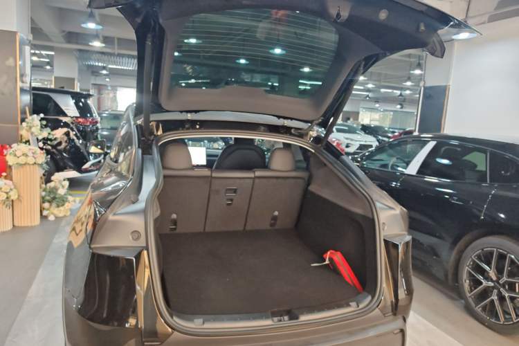 Used Tesla Model Y 2025 Updated Version Long-Range All-Wheel Drive
