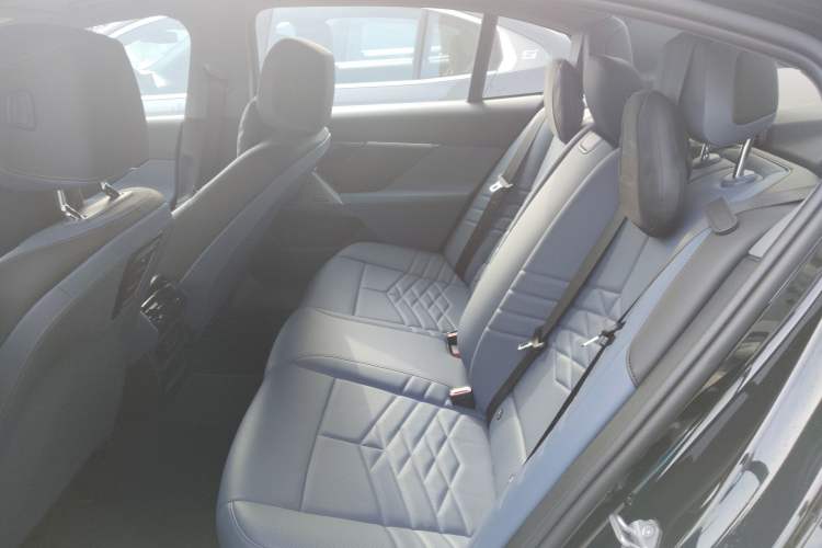 Used BMW i5 2024 eDrive 35L M Sport Package
