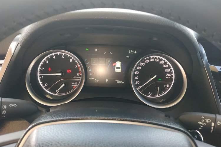 Used Toyota Camry 2021 2.0G Luxury Edition
