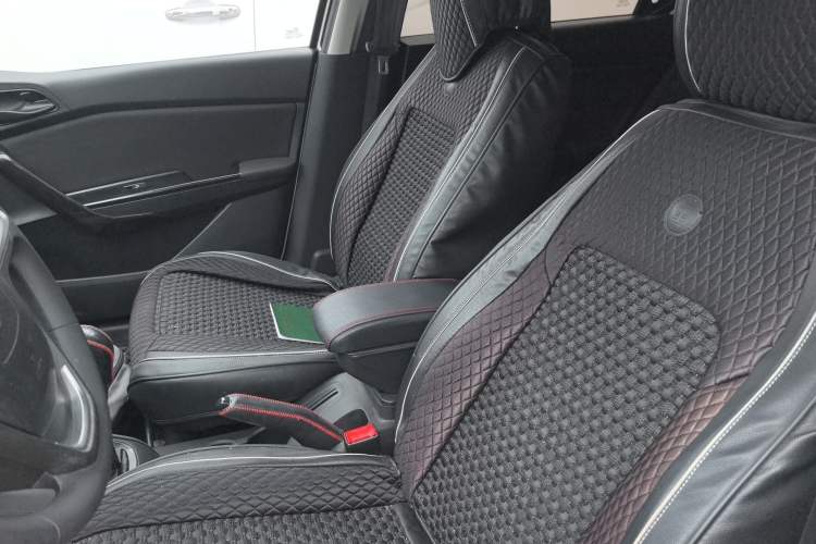 Used Baojun 310 2016 1.2L manual Comfort trim level
