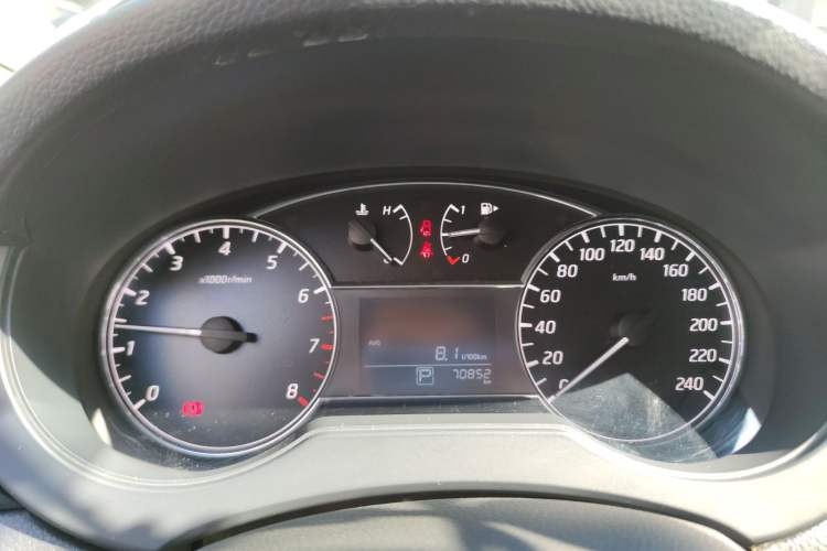 Used Nissan Tiida 2016 1.6L CVT Cool Dynamic Edition
