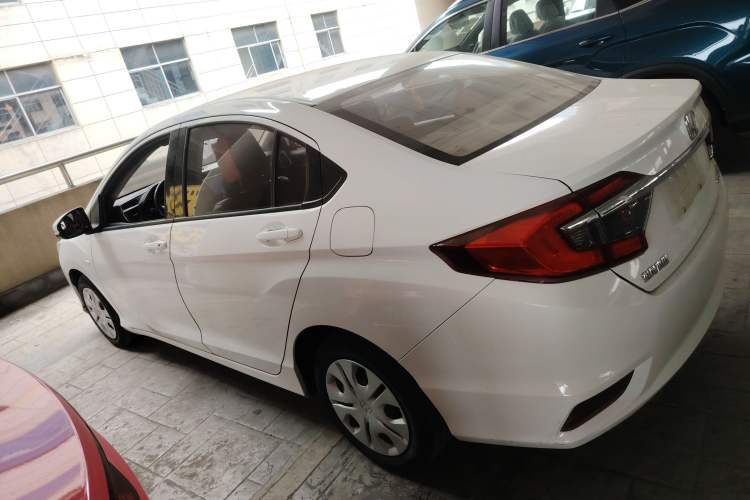 Used Honda Greiz 2016 1.5L CVT Classic Edition
