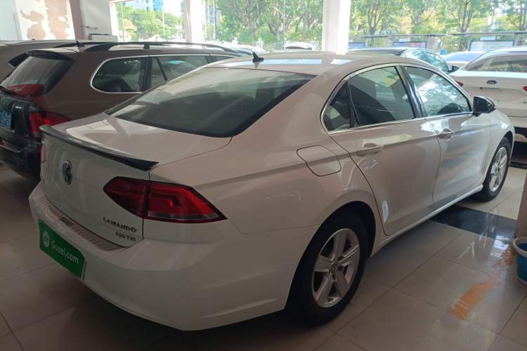 Used Volkswagen Lamando 2017 230TSI DSG Fashion Edition
