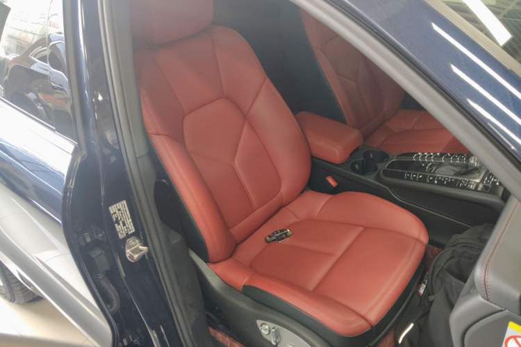 Used Porsche Macan 2021 Macan 2.0T
