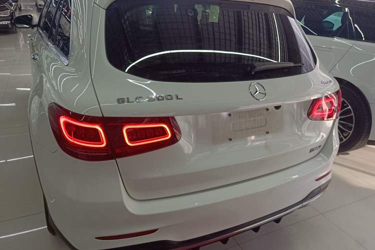 Used Mercedes-Benz GLC 2020 GLC 300 L 4MATIC Dynamic Edition
