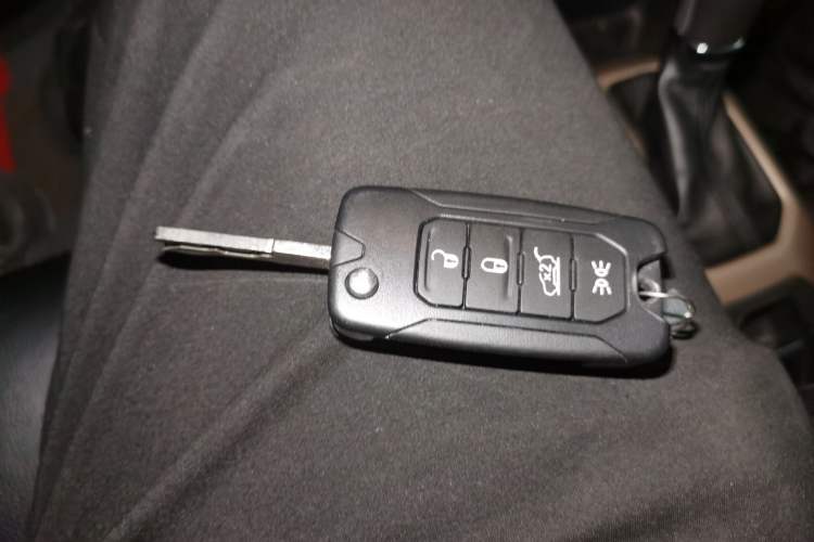 Used  Renegade 2018 Connected Large Screen Version 180T Automatic High-Energy Edition
