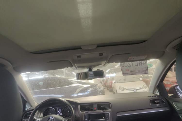 Used Volkswagen Golf 2014 1.4TSI Automatic Luxury Model
