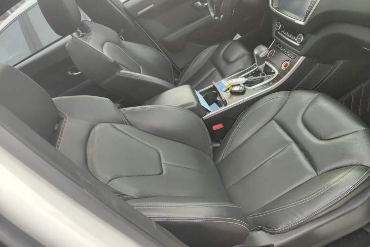 Used Land X7 2015 2.0T Panoramic Prestige Edition
