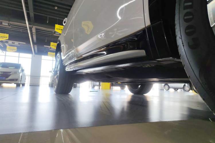 Used Land Rover Discovery Sport 2024 Luxury Custom Edition
