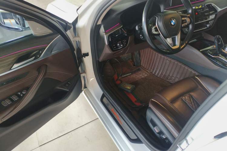 Used BMW 5 Series 2019 530Li Leading Model Luxury Package
