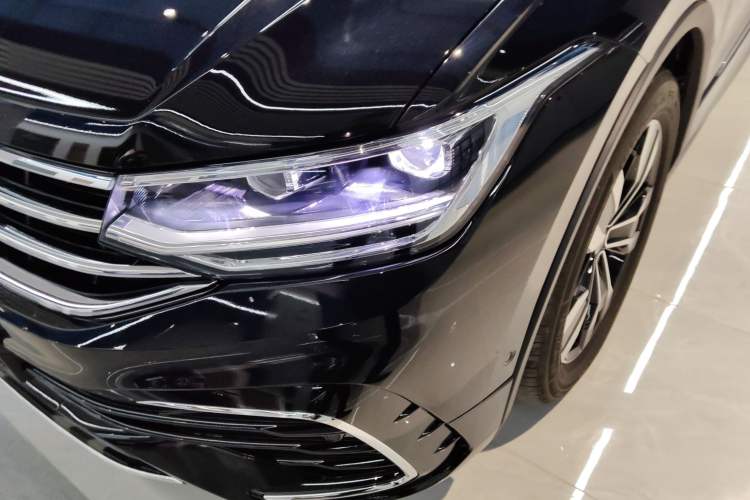 Used Volkswagen Tiguan L 2024 Outstanding Model 330TSI Automatic Two-Wheel Drive R-Line Dragon Glory Edition
