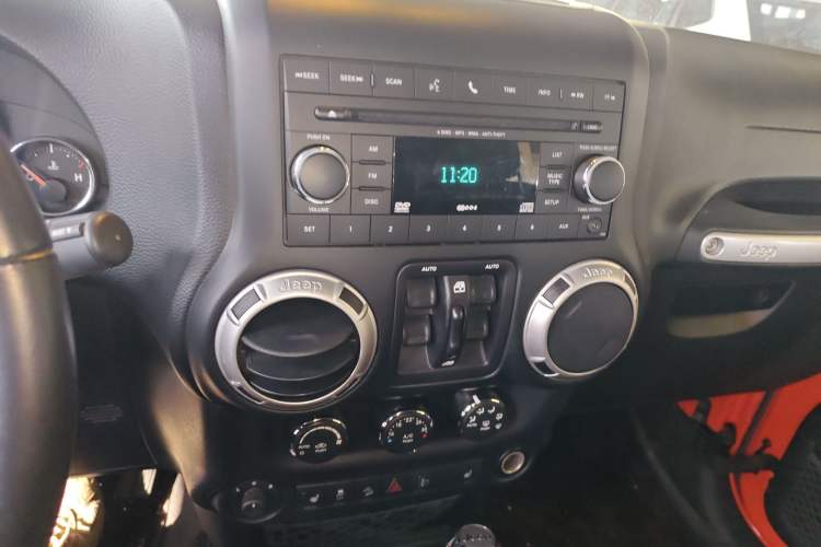 Used  Wrangler 2015 3.0L Sahara Four-Door Edition