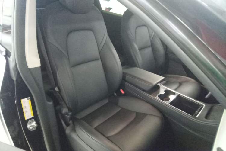 Used Tesla Model Y 2023 Rear-Wheel-Drive Version
