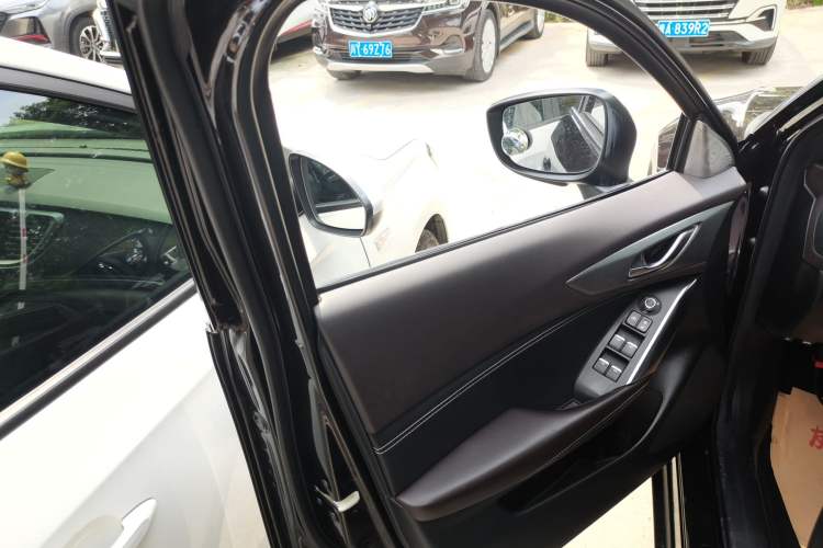 Used Mazda CX-4 2018 2.0L Automatic Two-Wheel Drive Blue Sky Premium Upgrade Version China VI Standard
