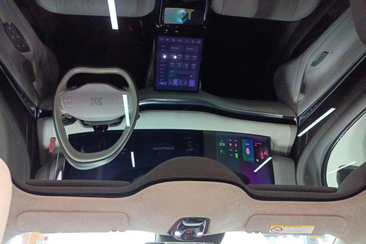 Used  L7 2022 Dynamic Model
