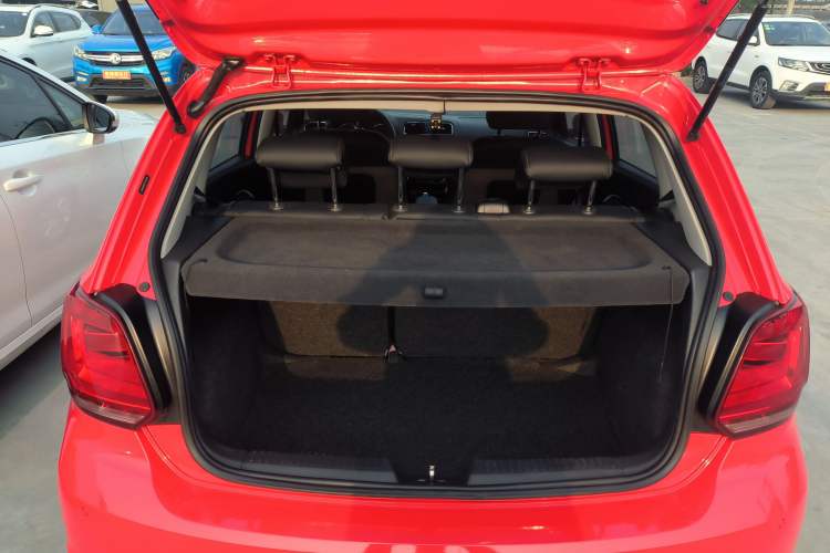 Used Volkswagen Polo 2014 1.6L Automatic Comfort Edition
