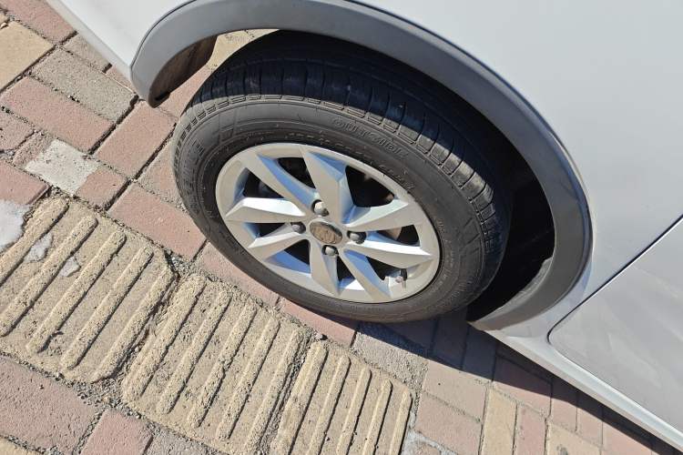 Used Baojun 310W 2017 1.5L Manual Fashion Model China V
