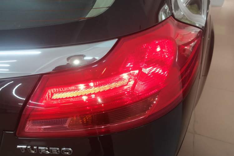 Used Opel Insignia 2013 2.0T Two-Wheel-Drive Luxury Version
