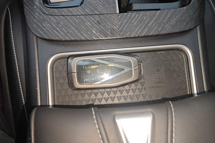 Used Venucia V 2023 260T Idol Edition Pro