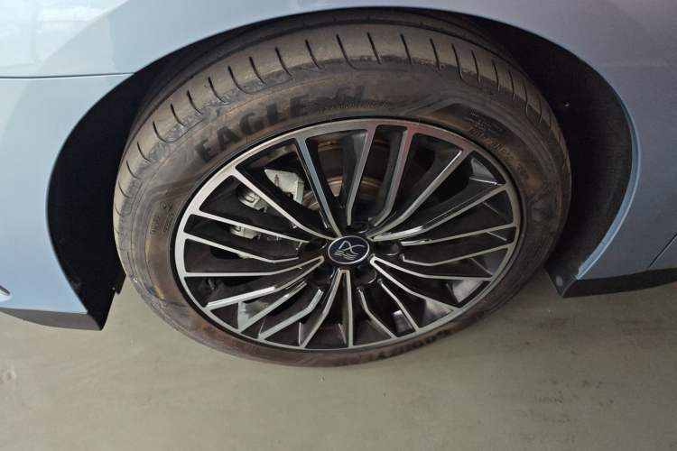 Used BYD Han 2023 DM-i Champion Edition 121KM Prestige Model
