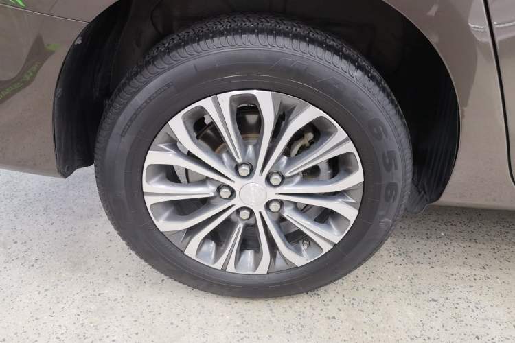 Used Buick GL8 2022 Land Cruiser Executive Class 652T Comfort Model
