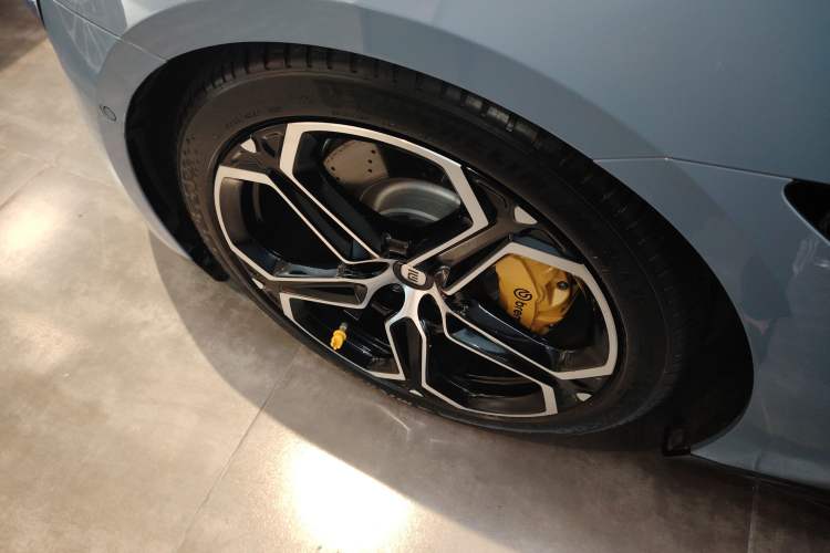 Used  SU7 2024 Four-Wheel Drive Ultra-Long Range Advanced Intelligent Driving Max Edition
