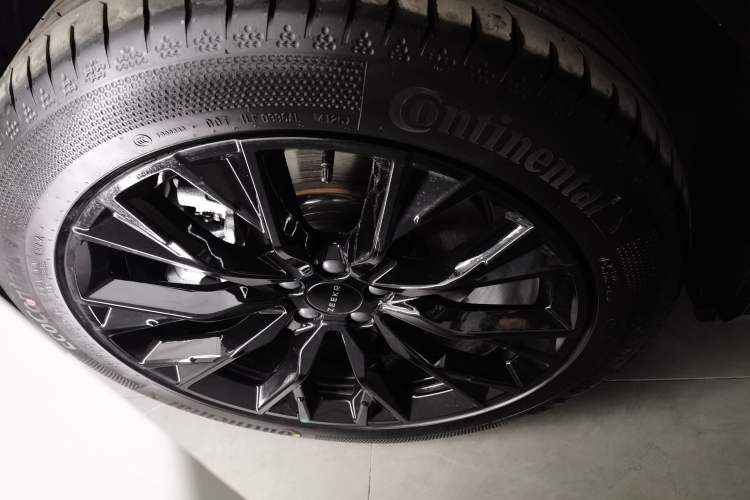 Used Zeekr 7X 2025 100 kWh Long-Range Rear-Wheel Drive with Intelligent Driving Features