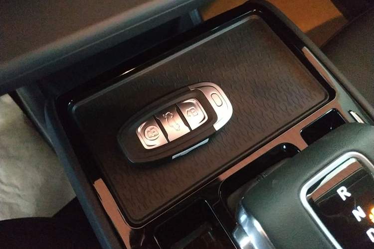 Used Hongqi E-QM5 2022 431 km Charge & Enjoy Edition
