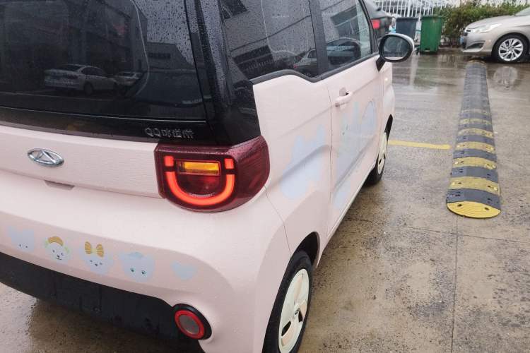 Used Chery QQ Ice Cream 2022 170km Sundae Phosphate Lithium-Ion
