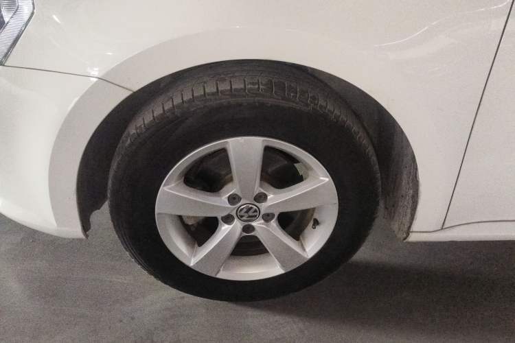 Used Volkswagen Lavida 2013 Revised Classic 1.6L Automatic Fashion Edition