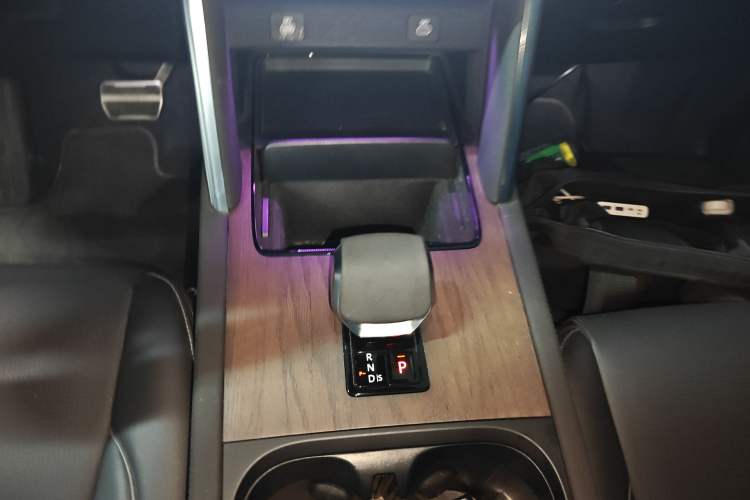 Used Land Rover Discovery Sport 2024 Performance Tech Edition
