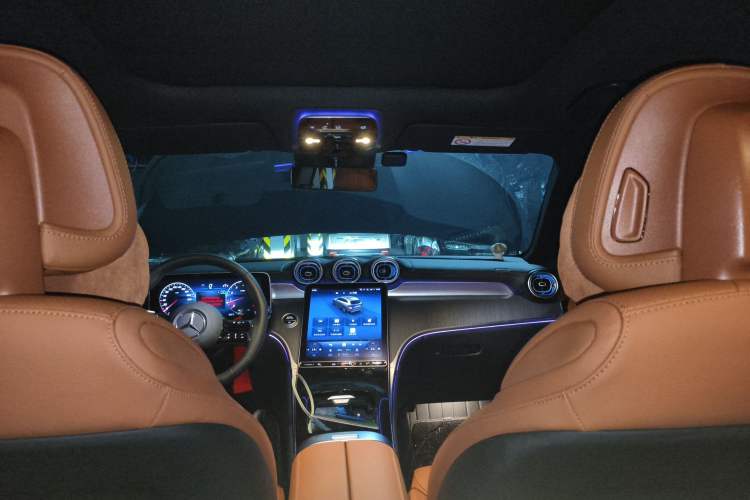 Used Mercedes-Benz GLC 2024 GLC 260 L 4MATIC Luxury Model 5 Seats
