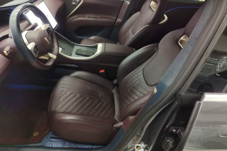 Used  11 2022 Ultra-Long Range Dual-Motor Luxury Edition 4 Seats
