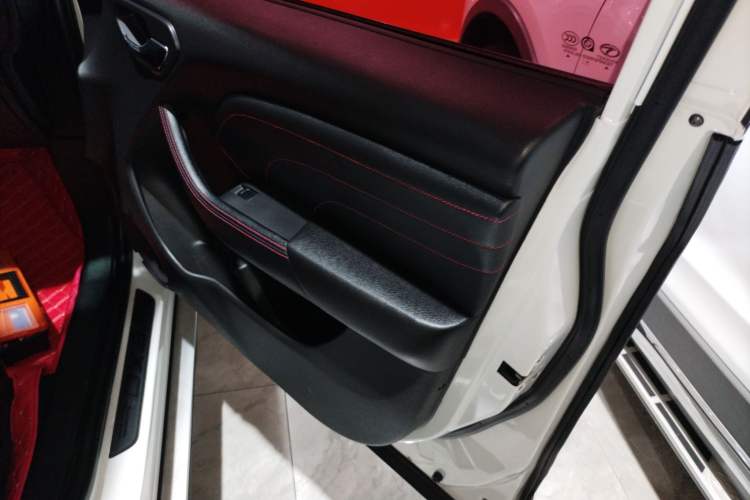 Used Soueast DX3 2016 1.5L Manual Luxury Version
