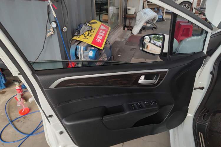 Used Honda Jade 2017 1.8L automatic Comfort version 5 seats
