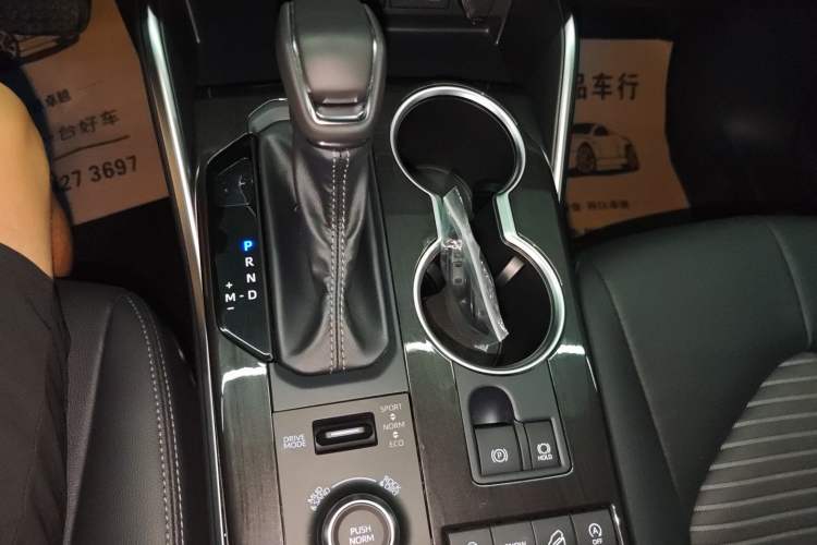 Used Toyota Crown Land Cruiser 2022 2.0T Four-Wheel Drive Prestige Edition
