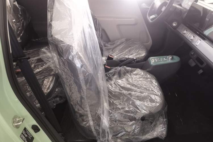 Used  Lumin 2025 210 km Fragrant Edition
