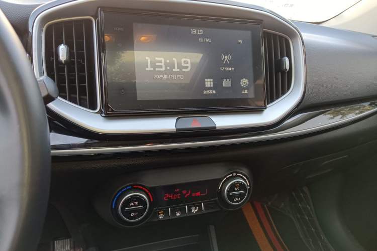 Used Kia kx1 Stonic 2021 1.4L CVT Fun & Sunroof Model
