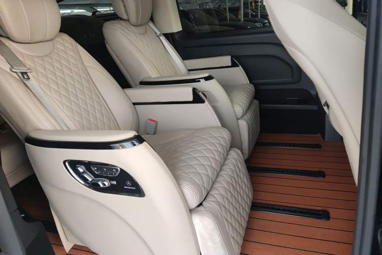 Used Mercedes-Benz Vito 2021 2.0T Elite Version 7 Seats
