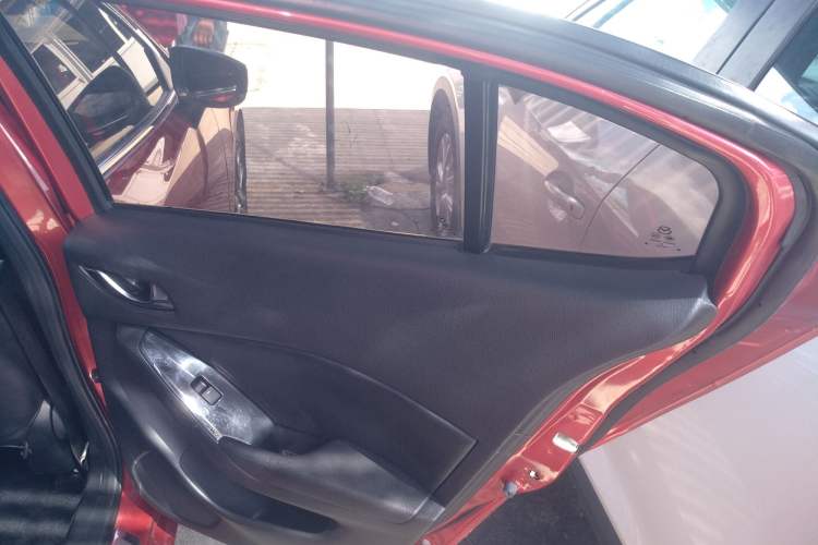 Used Mazda Mazda 3 Axela 2017 Hatchback 2.0L Automatic Luxury Model Emission Standard China V
