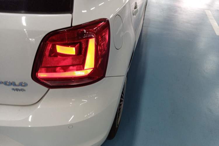 Used Volkswagen Polo 2016 1.6L Automatic Comfort Model
