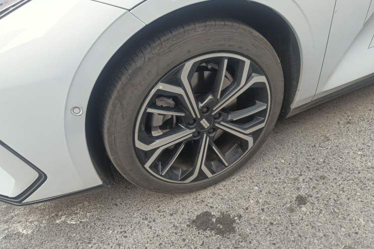 Used  E8 2025 700 km Long-Range Intelligent Driving Version
