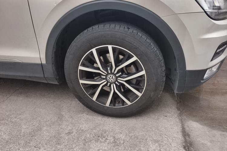 Used Volkswagen Tiguan L 2017 330TSI Automatic Two-Wheel Drive Luxury Edition